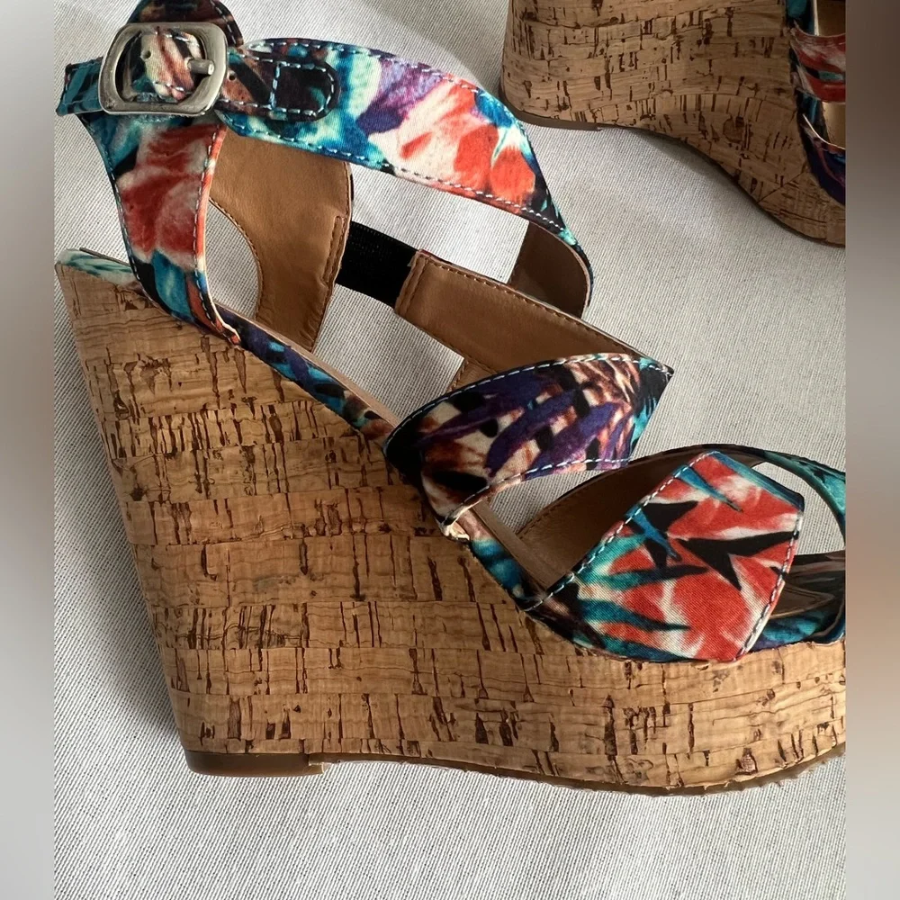 Chinese Laundry Tropical Strappy Wedges - Picture 3 of 4